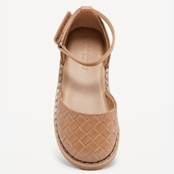 Old Navy Chunky Embossed Buckle-Strap Brown Woven Shoes  NWT Size 9 - Picture 1 of 6